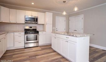2003 King St, Beaufort, SC 29902