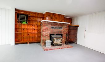 671 Essex St, Bangor, ME 04401