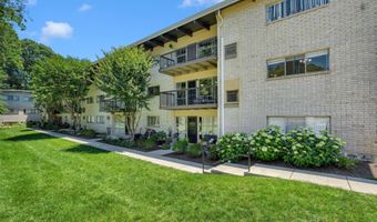 4943 AMERICANA Dr D-102, Annandale, VA 22003