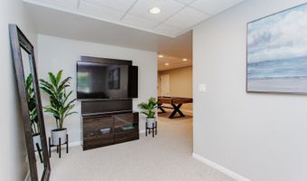 3 BLACKWOLF Ct, Algonquin, IL 60102