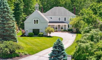17 Canterbury Ln, Bedford, NH 03110
