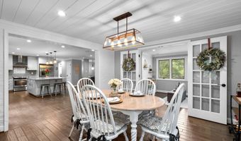 8605 ARDFOUR Ln, Annandale, VA 22003