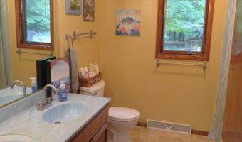N1583 ROLLING HILLS RD, Antigo, WI 54409