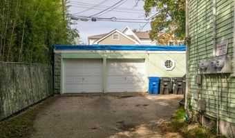 28 Young St, Newport, RI 02840