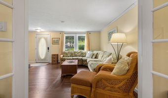 405 Village Dr, Bourne, MA 02532