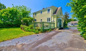 24 Toole Dr, Branford, CT 06405