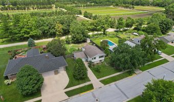 619 Crystal St, Ames, IA 50010