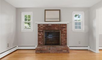 10 Sprague St, Cumberland, RI 02864