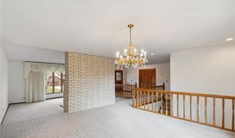 1546 McClung Dr, Arden Hills, MN 55112