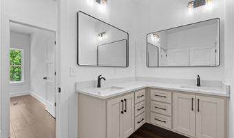 32 Warwick Dr, Bella Vista, AR 72714