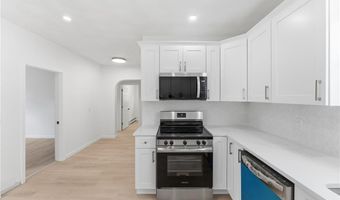 26 Alto St, Cranston, RI 02920