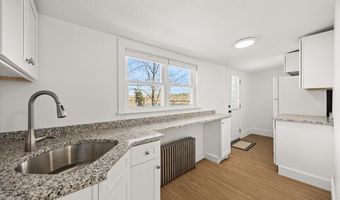 8 Herring Pond Rd, Bourne, MA 02532