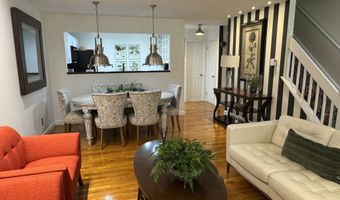 8 Scuppo Rd APT 13, Danbury, CT 06811
