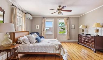 60 Division St, Newport, RI 02840