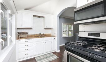 3832 Bowdoin St, Des Moines, IA 50313