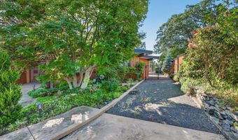 738 Fairway Ct, Ashland, OR 97520