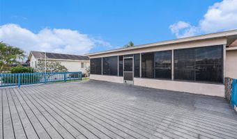 909 CHIPAWAY Dr, Apollo Beach, FL 33572