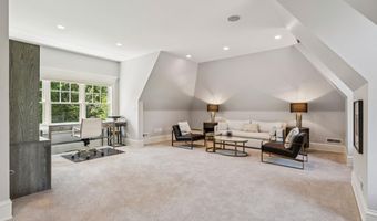 1 Willowbrook Ct, Bedford, NH 03110