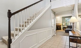 564 Woods Creek Ln, Algonquin, IL 60102