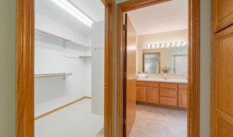 1424 E KEYSTONE Ln, Appleton, WI 54913
