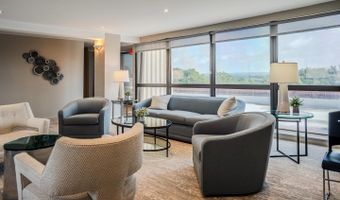 4390 LORCOM Ln #102, Arlington, VA 22207