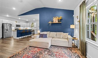 68 Elizabeth Dr, Bella Vista, AR 72715