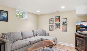 110 STEWART Ave, Alexandria, VA 22301
