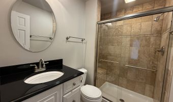611 E Davis St, Arlington Heights, IL 60005
