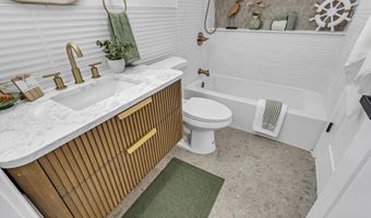 8 Mizzen Dr, Barnegat, NJ 08005
