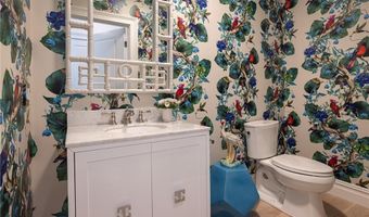 78 Rhode Island Ave 8, Newport, RI 02840