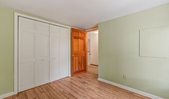 11 Outlet Rd, Augusta, ME 04330