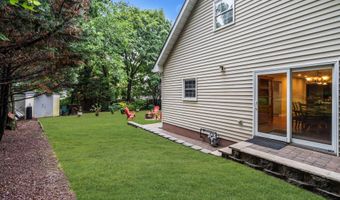 266 Orchard Ave, Belford, NJ 07718