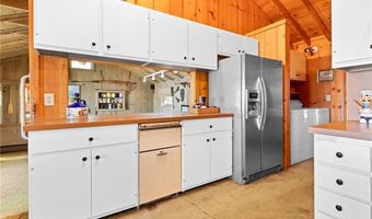 15 George W Finnerty Rd, Barrington, RI 02806