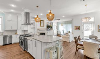 27 Chapel Hill Rd, Bay St. Louis, MS 39520