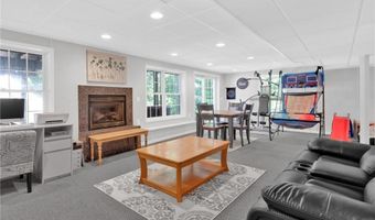 5 WEYMOUTH Ln, Coventry, RI 02816