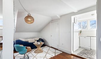 12 Mt. Vernon St 5, Newport, RI 02840