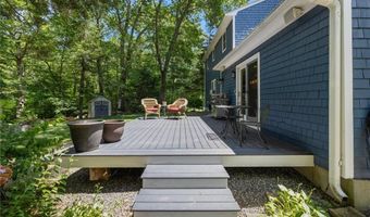 68 Daniel Dr, North Kingstown, RI 02852