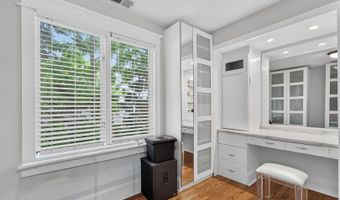 108 N Main St, Algonquin, IL 60102