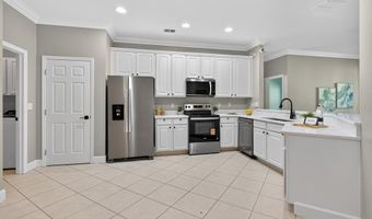 908 HILLY BEND Dr, Apopka, FL 32712