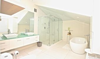 215 Coggeshall Ave, Newport, RI 02840