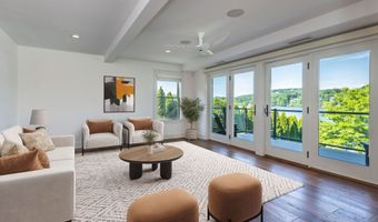 156 N Lake Shore Dr, Brookfield, CT 06804