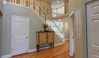 1860 Dorchester Ave, Algonquin, IL 60102