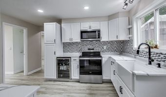 43173 N Lake Ave, Antioch, IL 60002