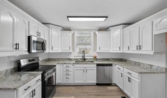 213 N Cleveland Ave, Adel, GA 31620