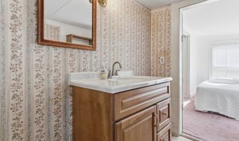 60 Chaplin St, Chaplin, CT 06235