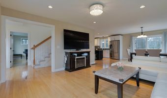 58 Village Place Dr, Barrington, NH 03825