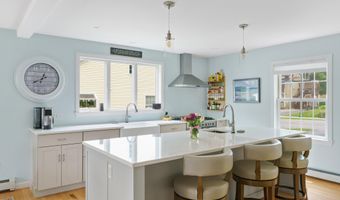 211 Oak St, Bath, ME 04530
