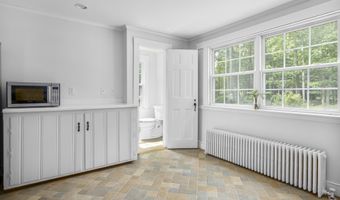 91 Blackstrap Rd, Falmouth, ME 04105