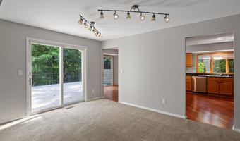 2418 Meadowridge Ct, Ann Arbor, MI 48105