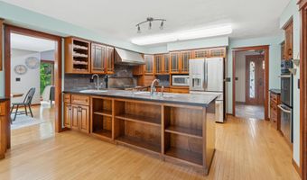 1331 N BRIARCLIFF Dr, Appleton, WI 54915